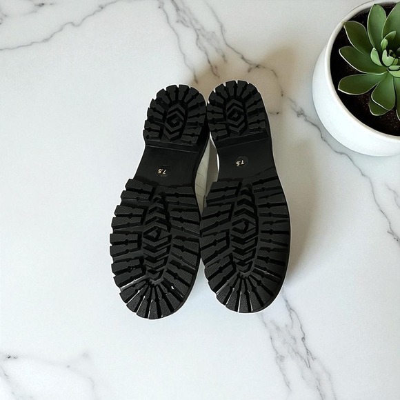 Steve Madden‎ Lug Sole Loafers Size 7.5 White Croc Embossed Hardware Accents - Picture 6 of 9